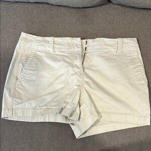 Vineyard Vines Light Khaki Shorts with Classic Design